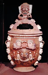 Urne avec un couvercle, du Guatemala, Période Classique, 600-950